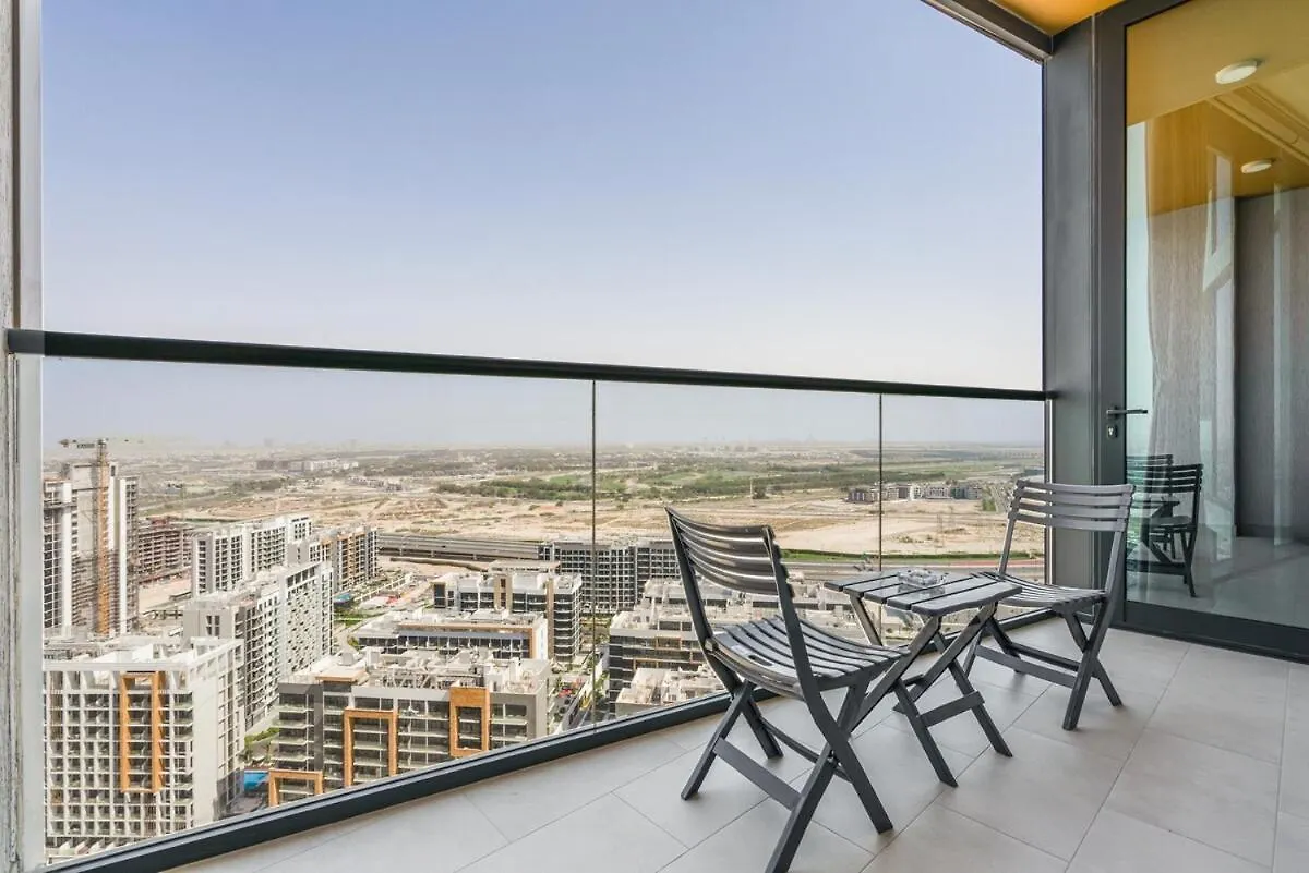 Chic 1Br With Balcony View, Gym, Pool & Kid-Friendly Apartment Dubai