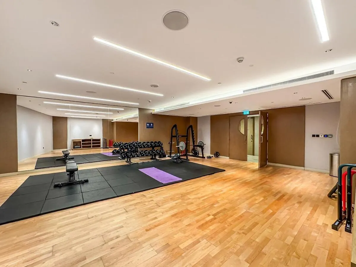 Chic 1Br With Balcony View, Gym, Pool & Kid-Friendly Apartment Dubai