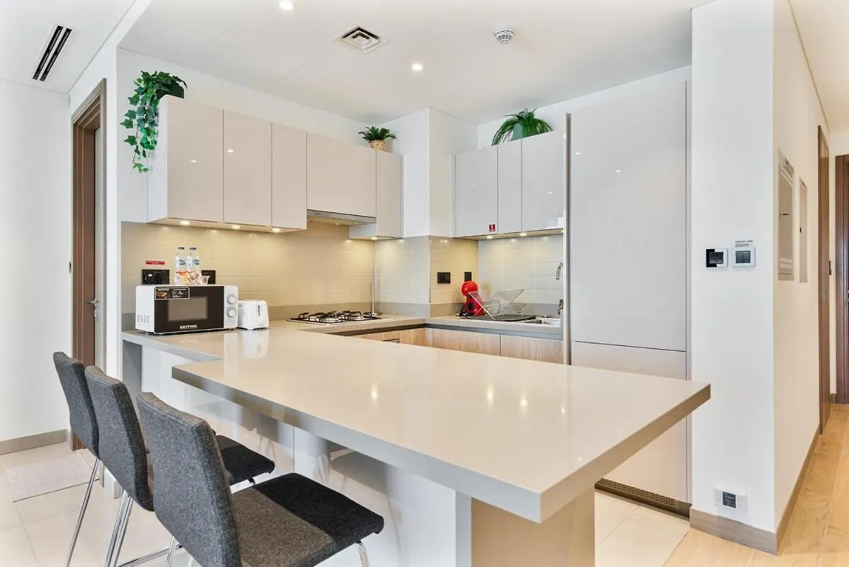 Chic 1Br With Balcony View, Gym, Pool & Kid-Friendly Appartement Dubai